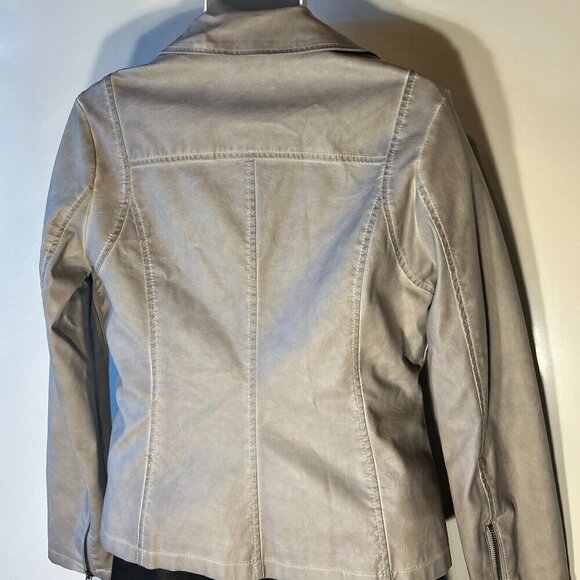 Max Studio SZ M Distressed Gray Faux Leather Moto Jacket wardrobe staple edgy - Picture 6 of 10